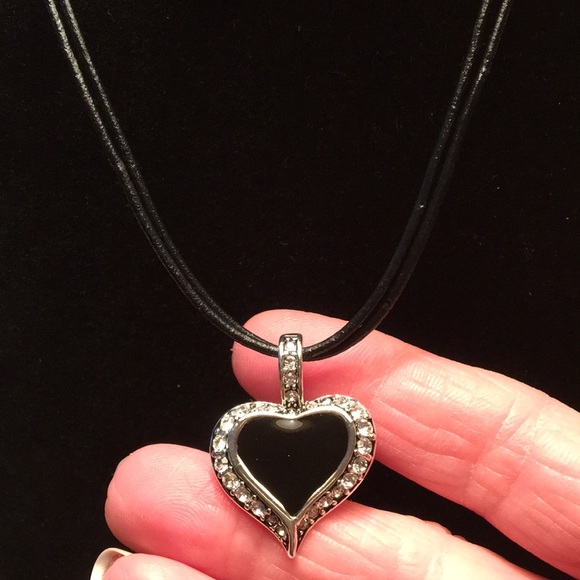 Jewelry - Picture 3 of 6